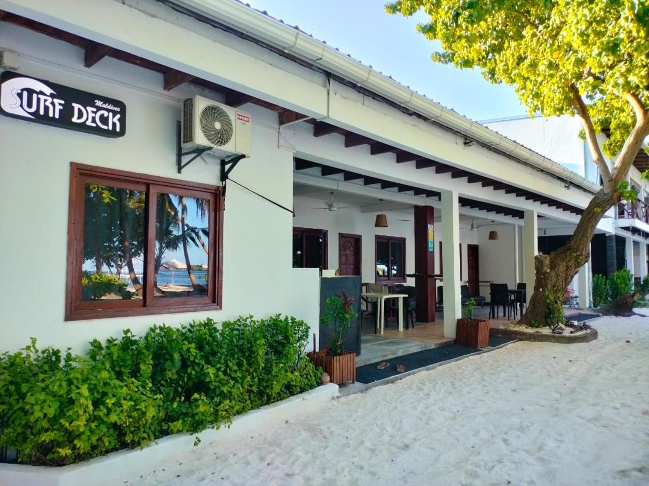 Surf Deck Hotel Thulusdhoo Exterior photo