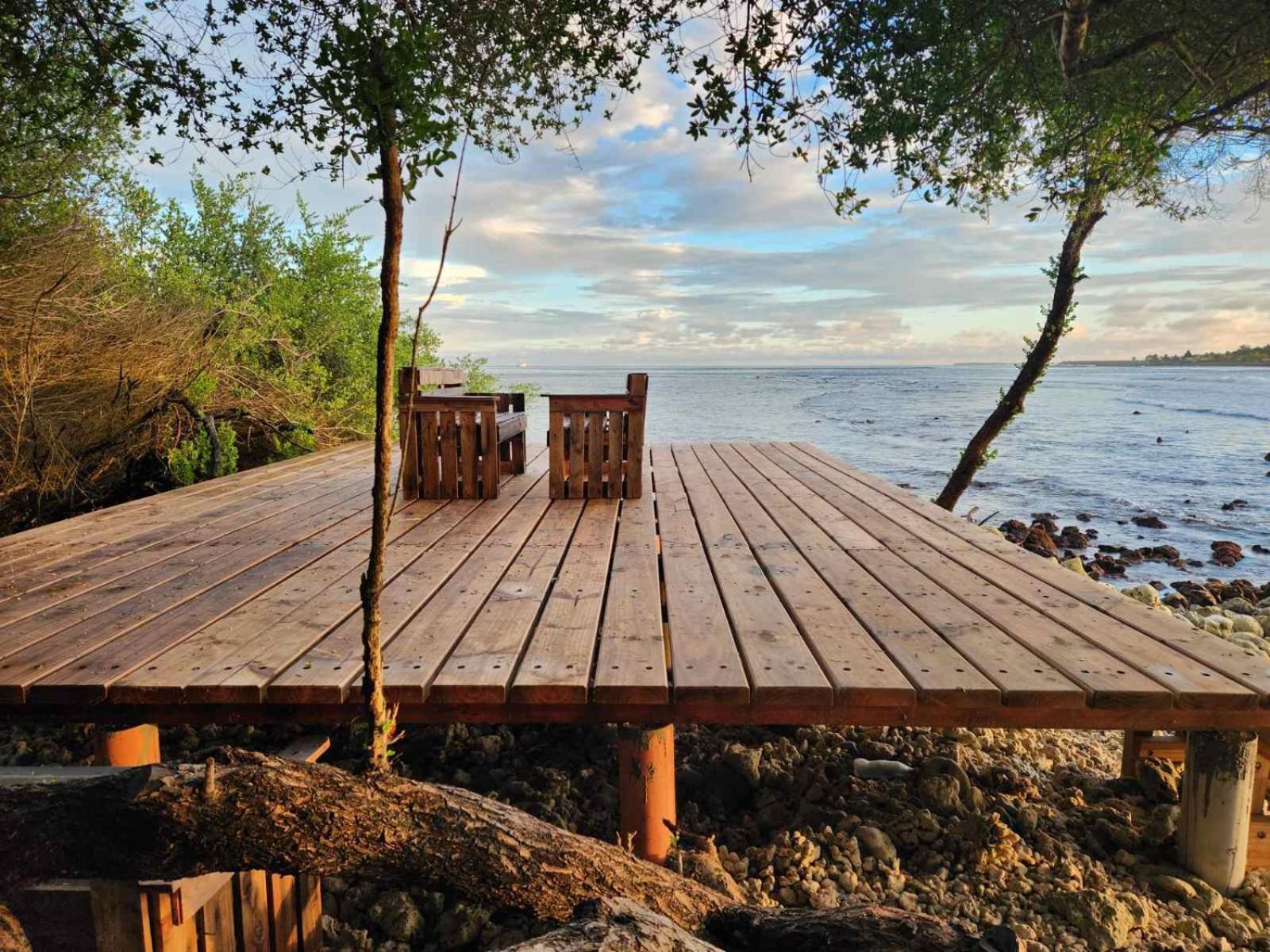 Surf Deck Hotel Thulusdhoo Exterior photo