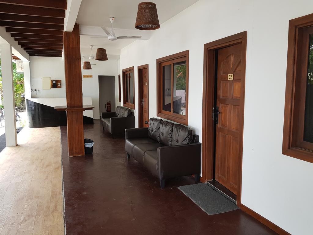 Surf Deck Hotel Thulusdhoo Exterior photo