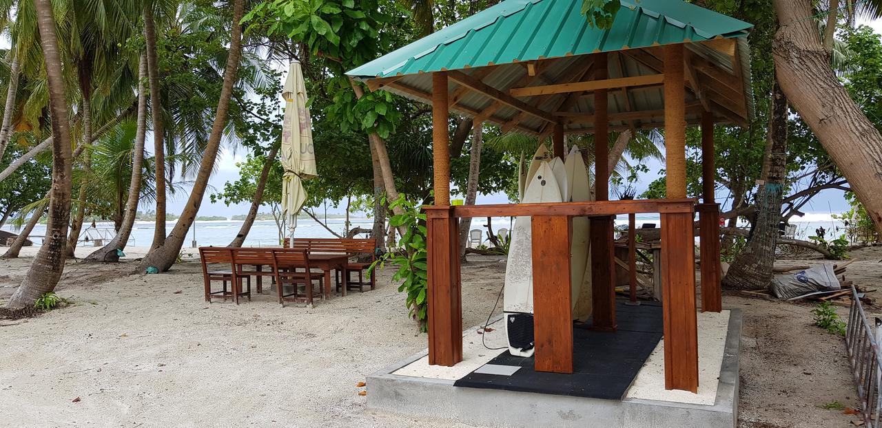 Surf Deck Hotel Thulusdhoo Exterior photo