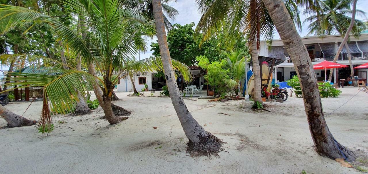 Surf Deck Hotel Thulusdhoo Exterior photo